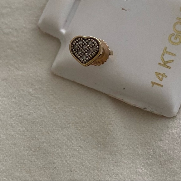 Jewelry - Picture 3 of 4